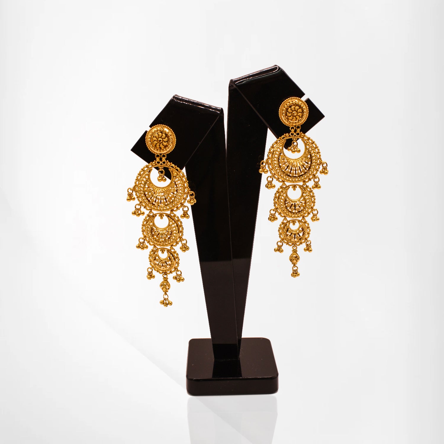 Timeless Chandbali Earrings with Detailed Filigree Patterns