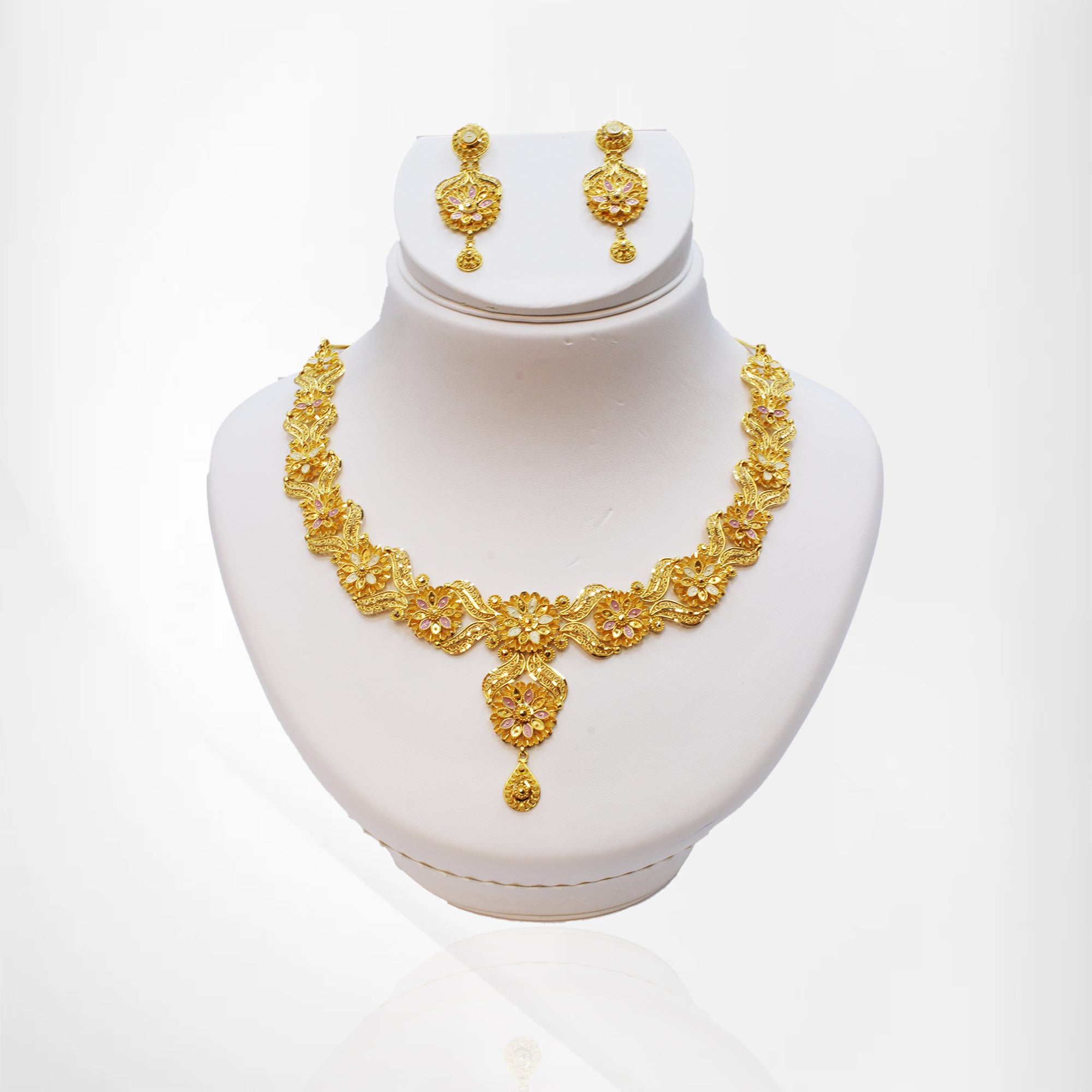 Floral Elegance: Yellow Gold Short Set with Enamel Accents