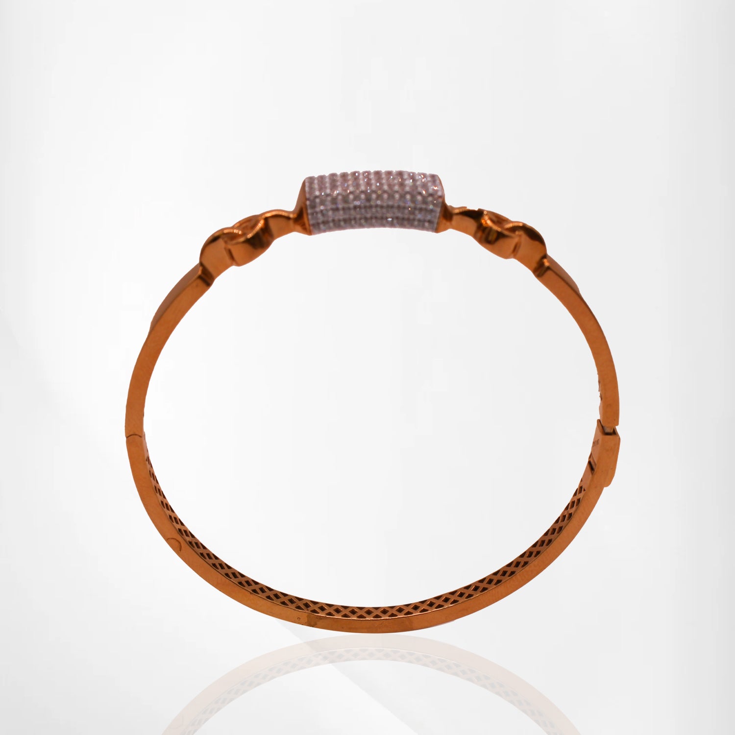 Modern 18K Gold Bangle with Sparkling Accents