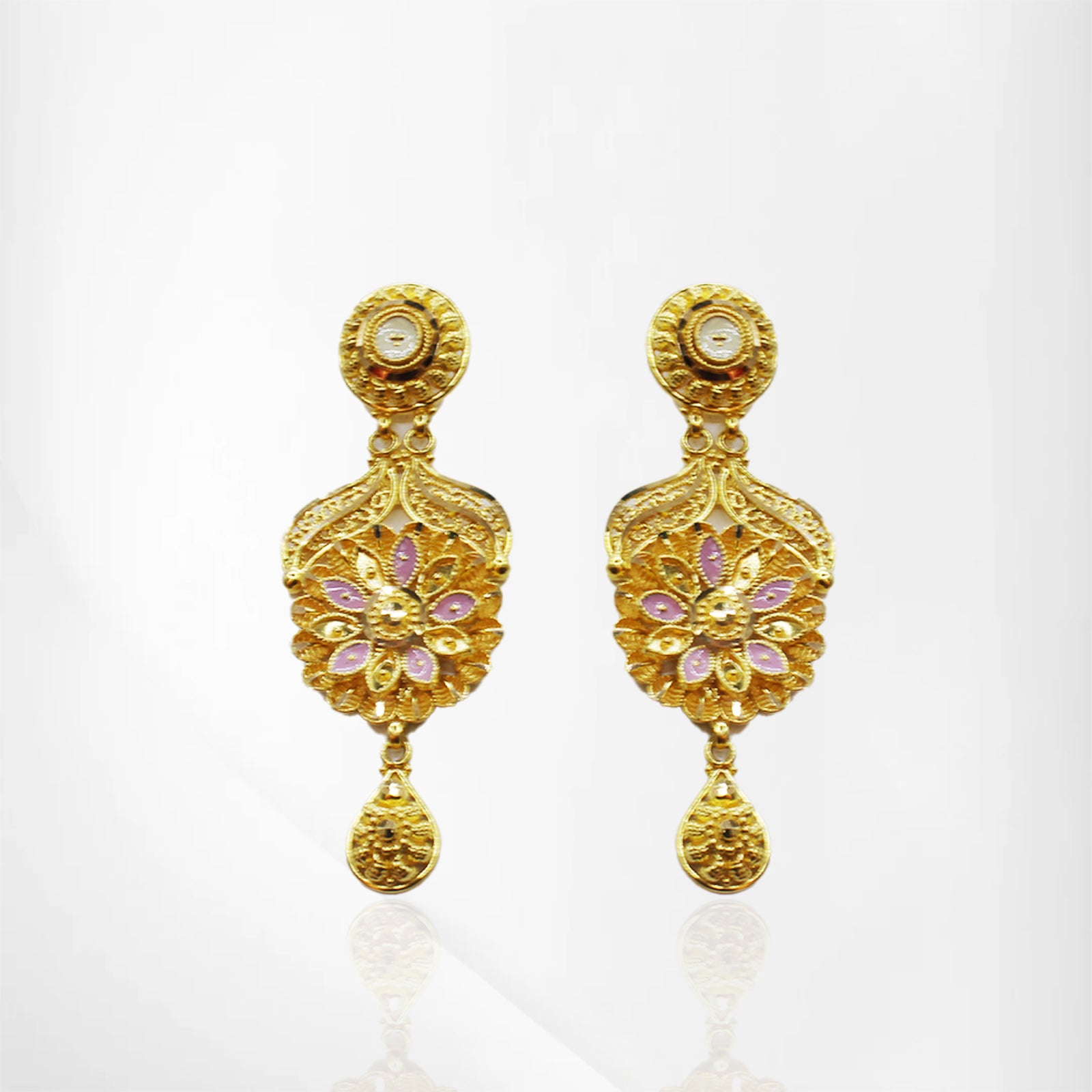 Floral Elegance: Yellow Gold Short Set with Enamel Accents
