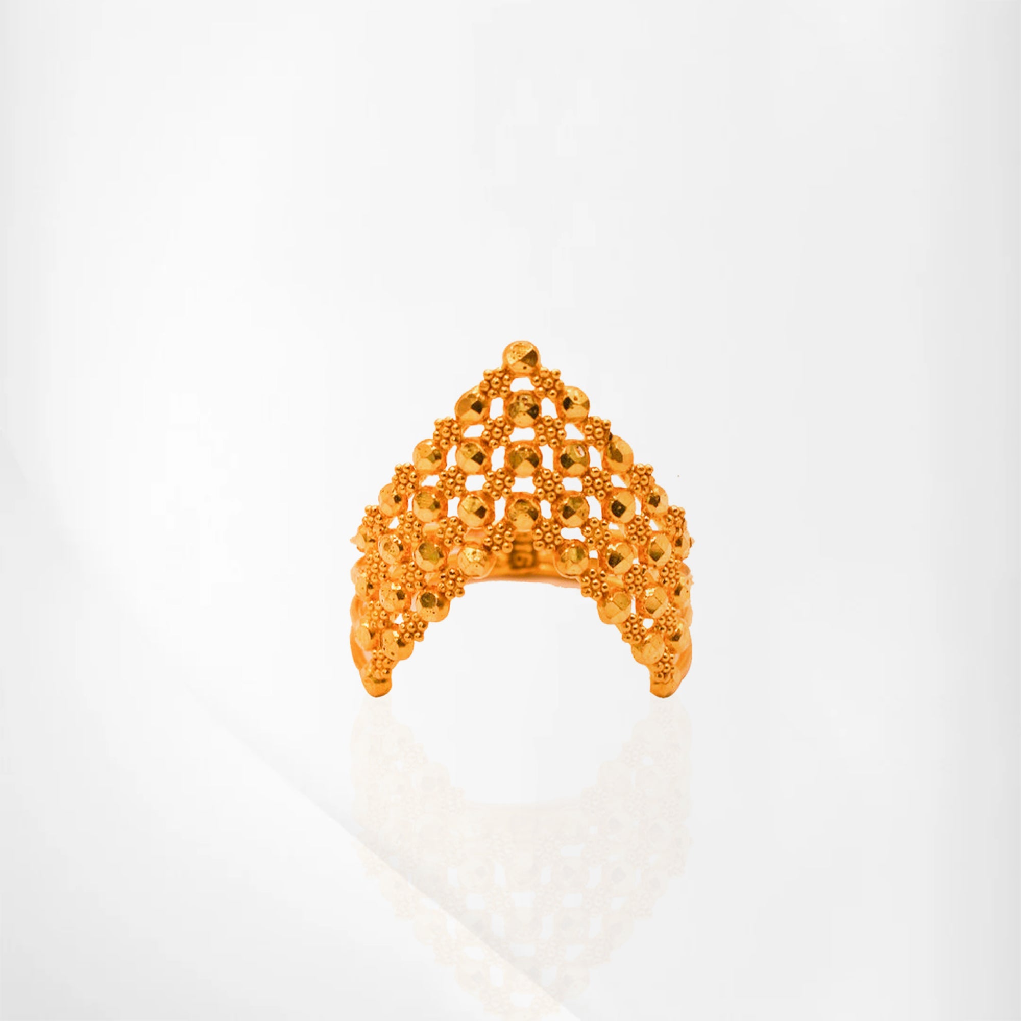 Heritage Glow Traditional Vanki-Style Ring