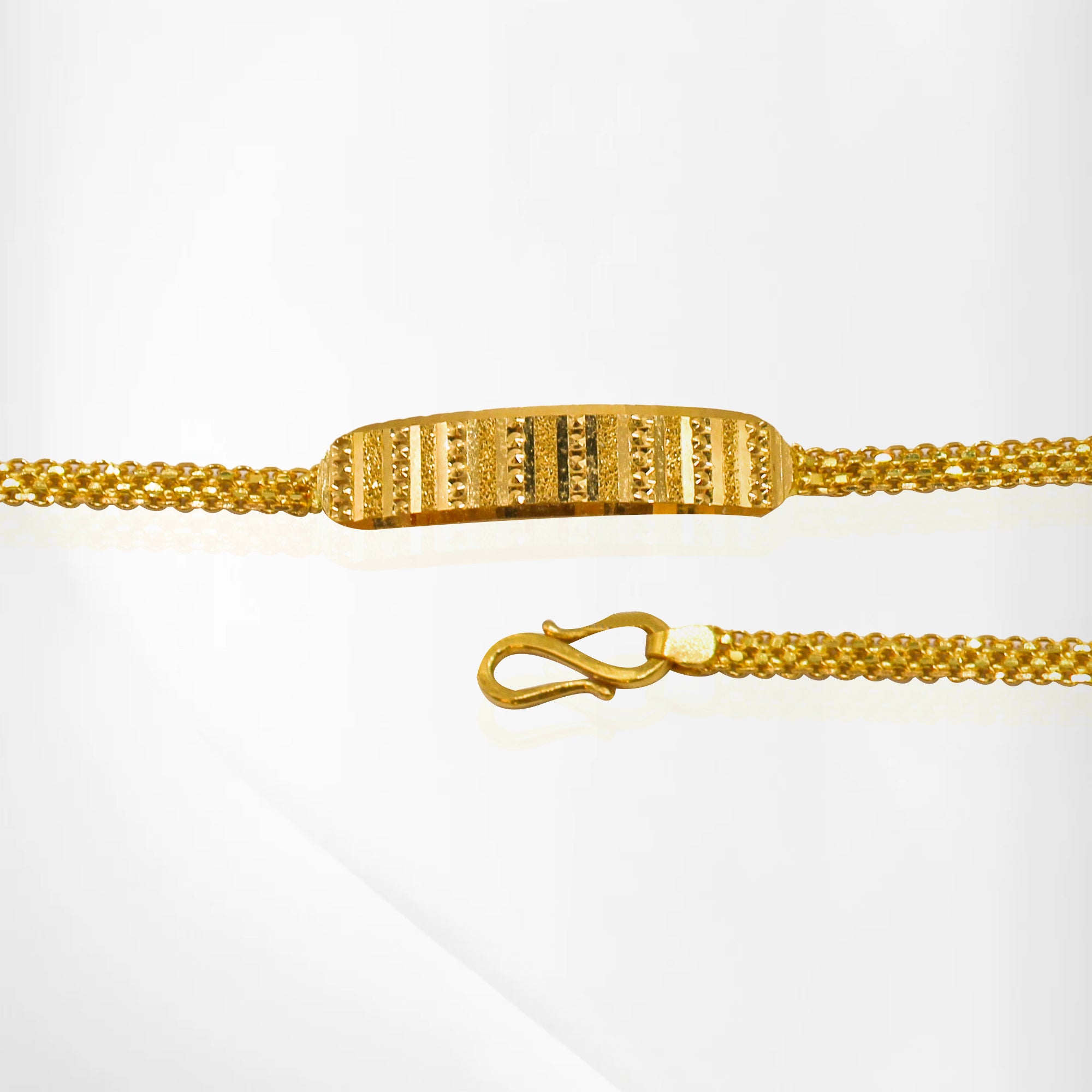 Kids Bracelet – Box Center Design with Dotted Detailing & Wide Chain