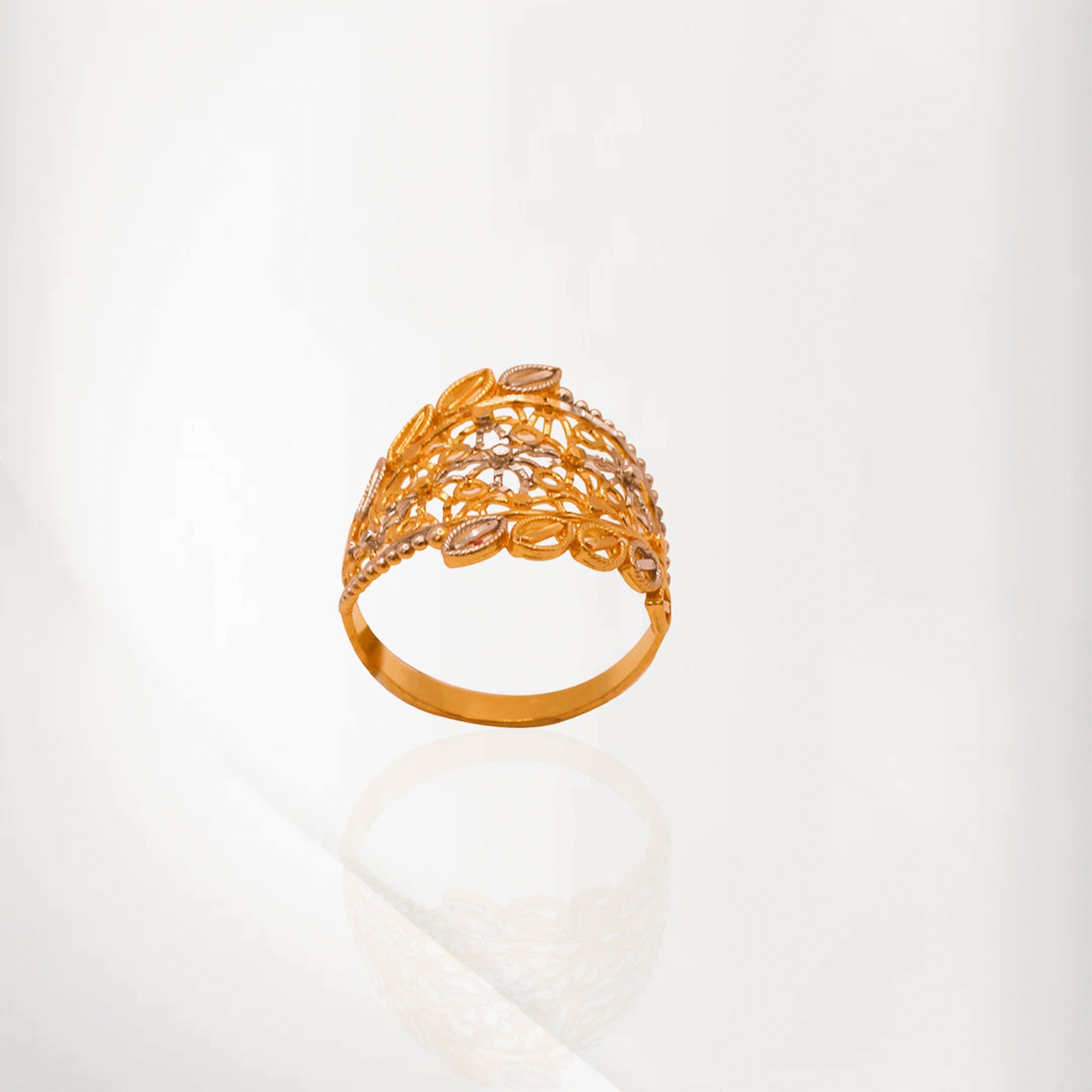 Verdant Grace Leaf Motif Gold Ring