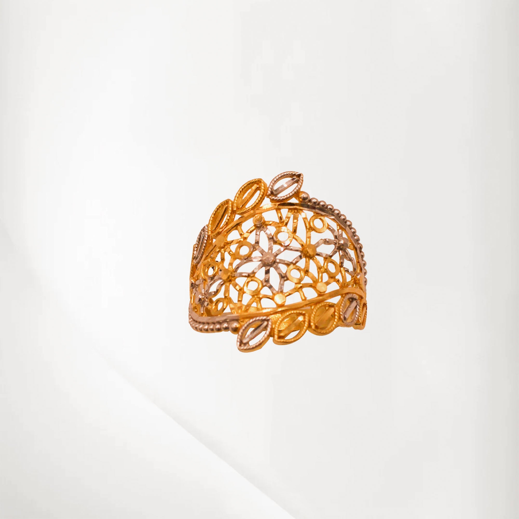 Verdant Grace Leaf Motif Gold Ring