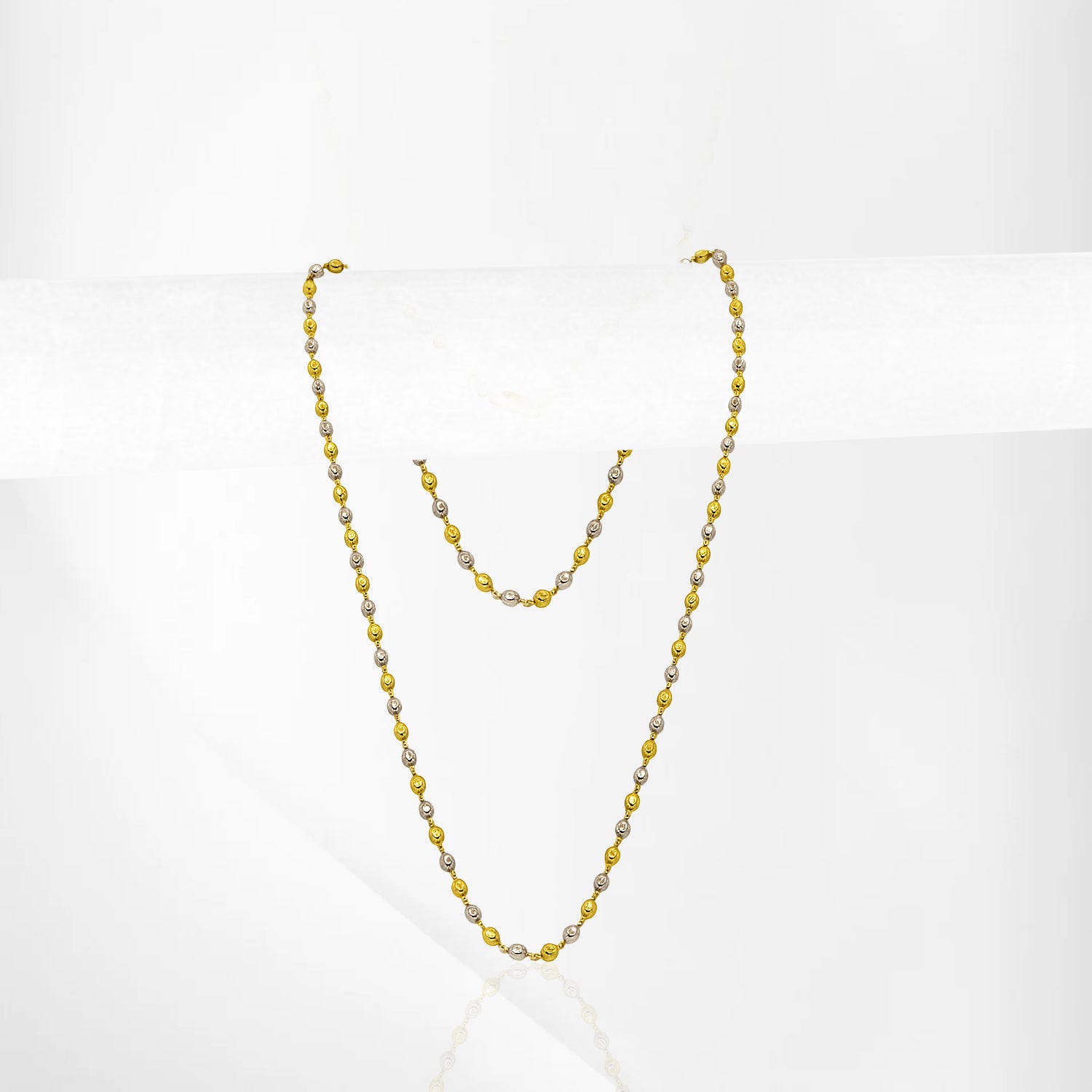 Beaded Spiritual Chain with Small Accents – Timeless Elegance