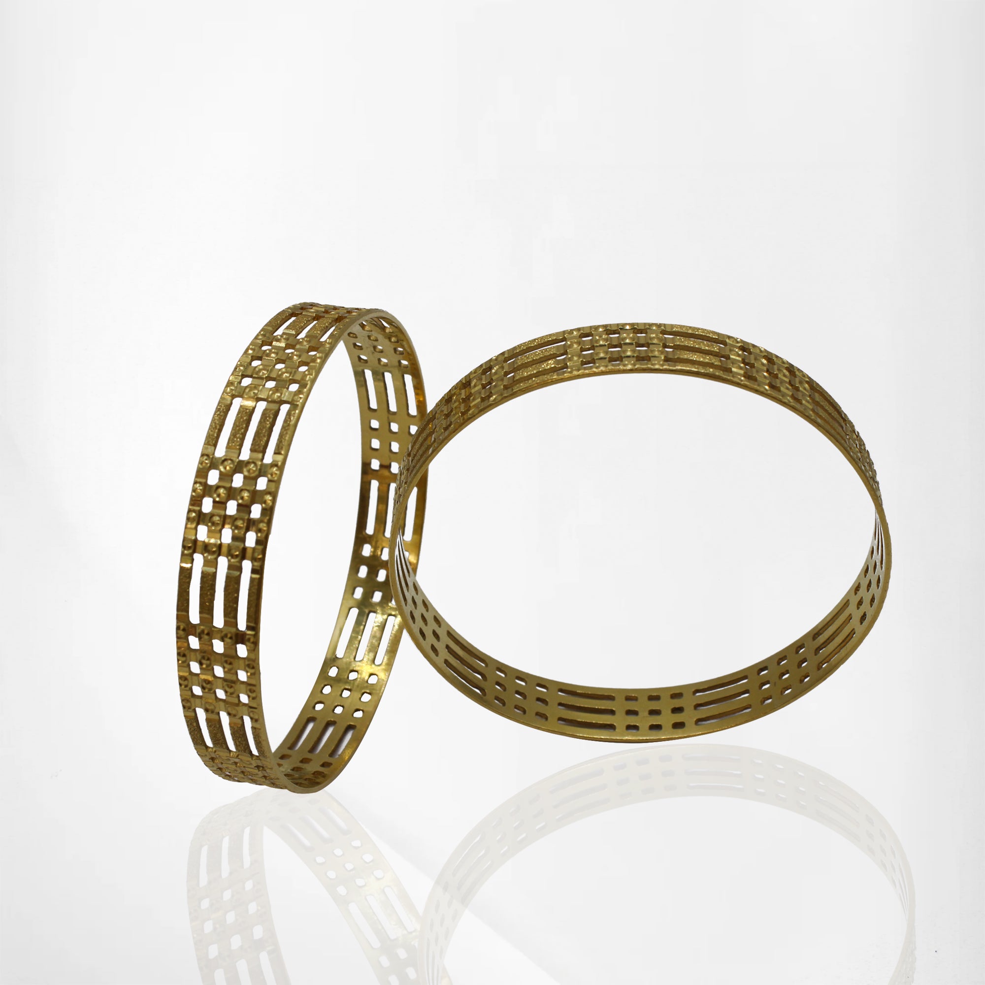22K Gold Designer Bangle with Elegant Cutwork