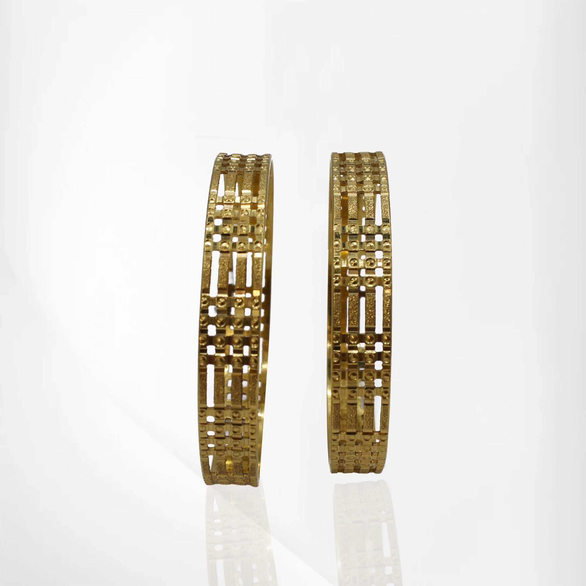 22K Gold Designer Bangle with Elegant Cutwork