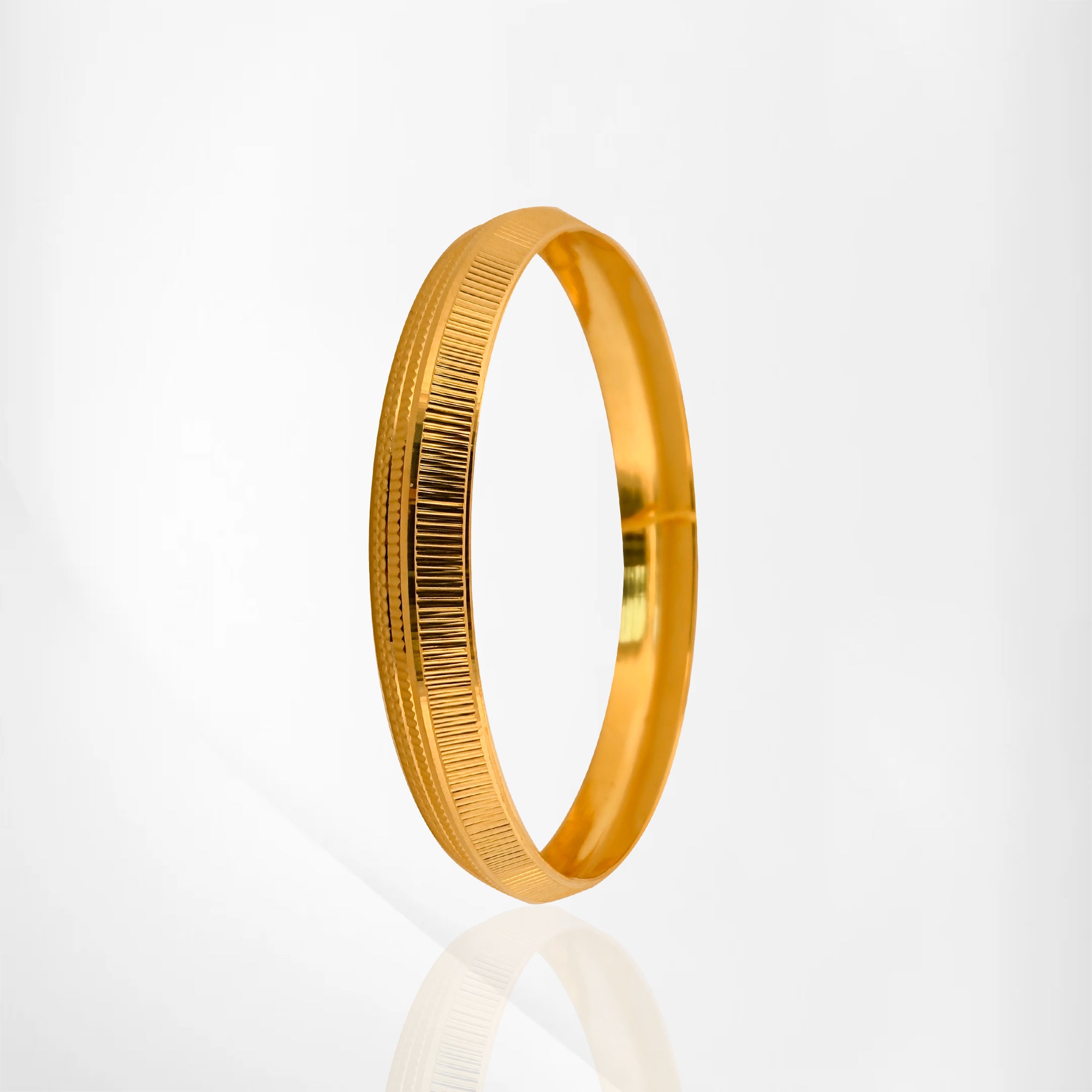 Men’s Kada with Dot & Line Combination – Stylish Multi-Design in Gold
