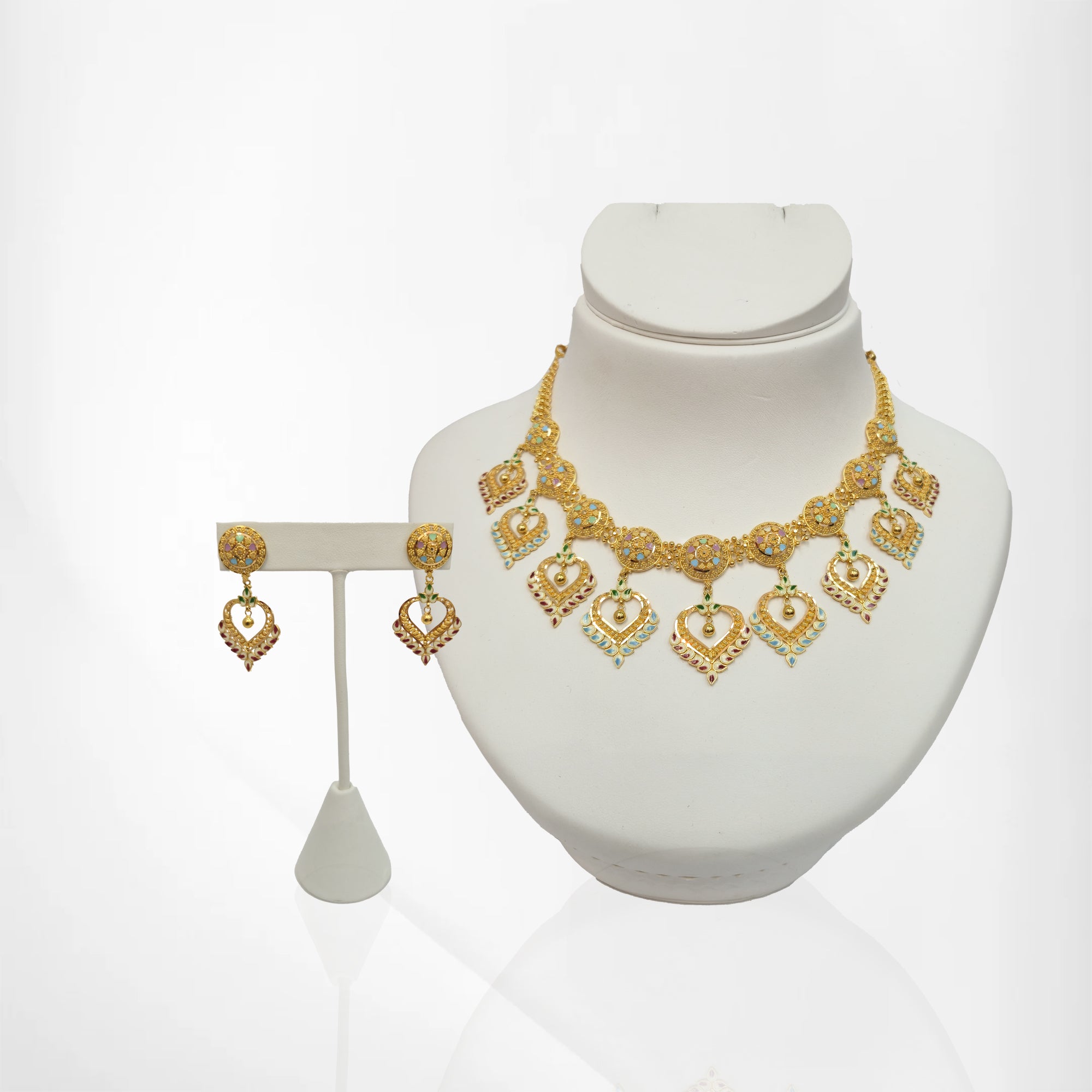 Elegant Yellow Gold Set with Pastel Highlights