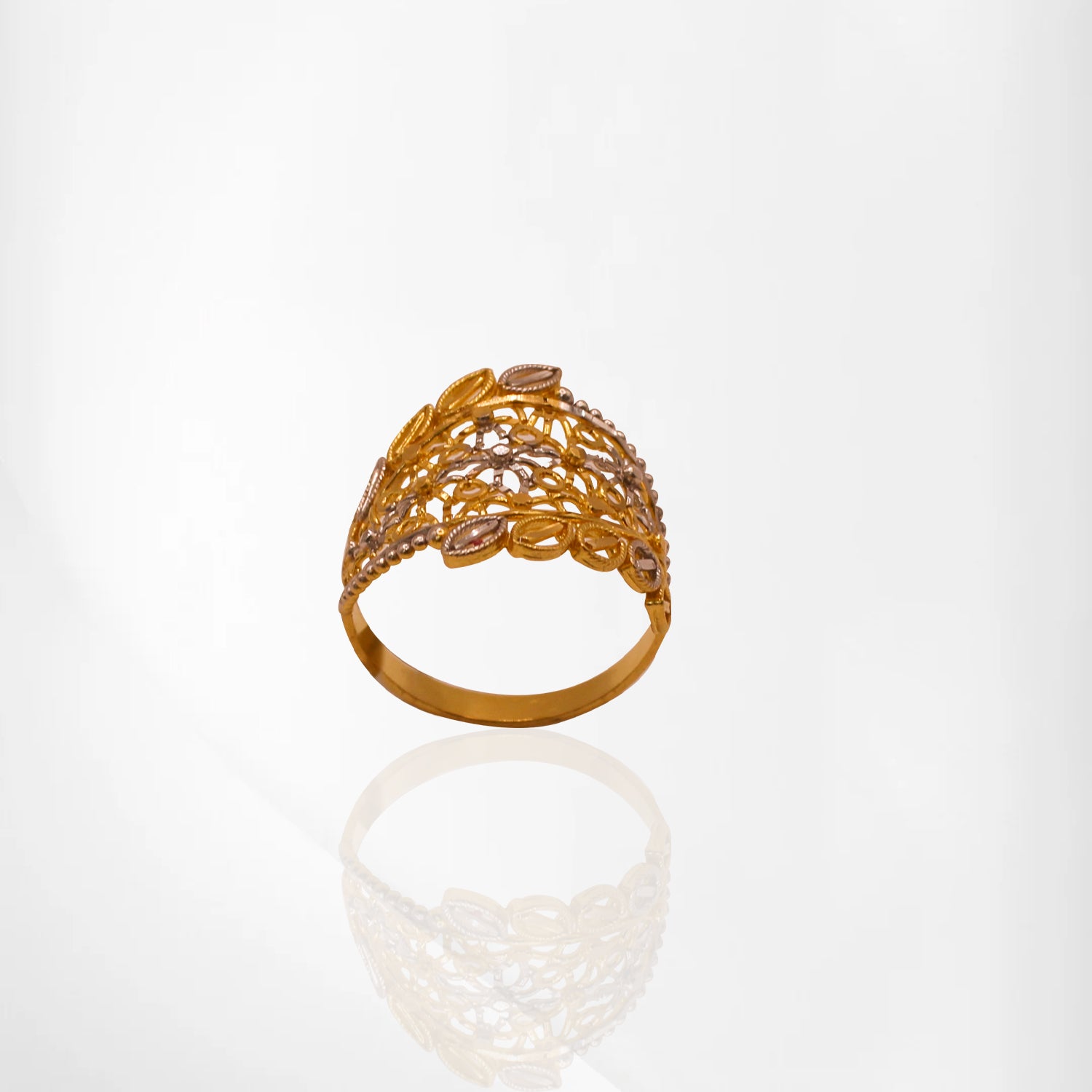 Verdant Grace Leaf Motif Gold Ring