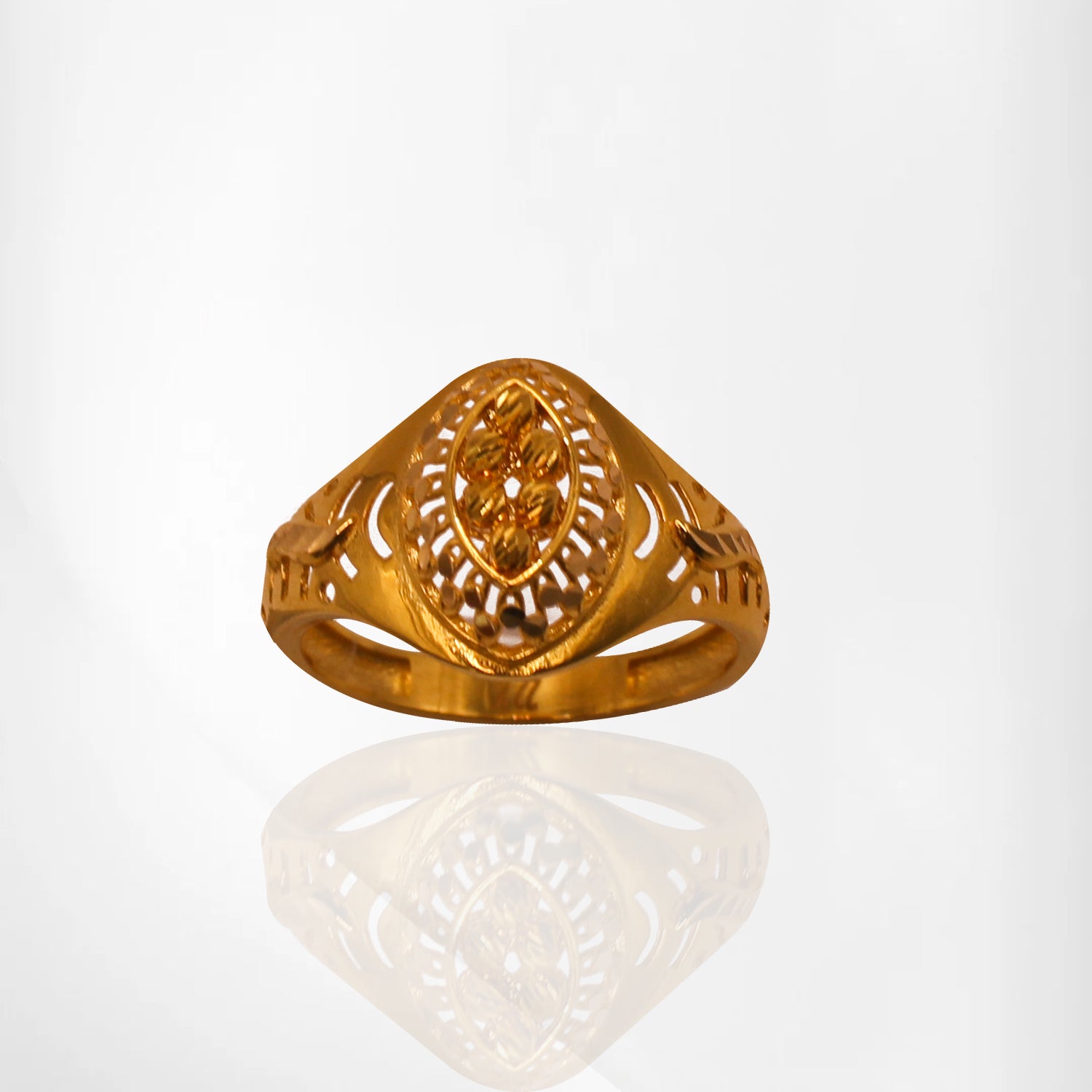 Sleek Aura Modern Gold Ring