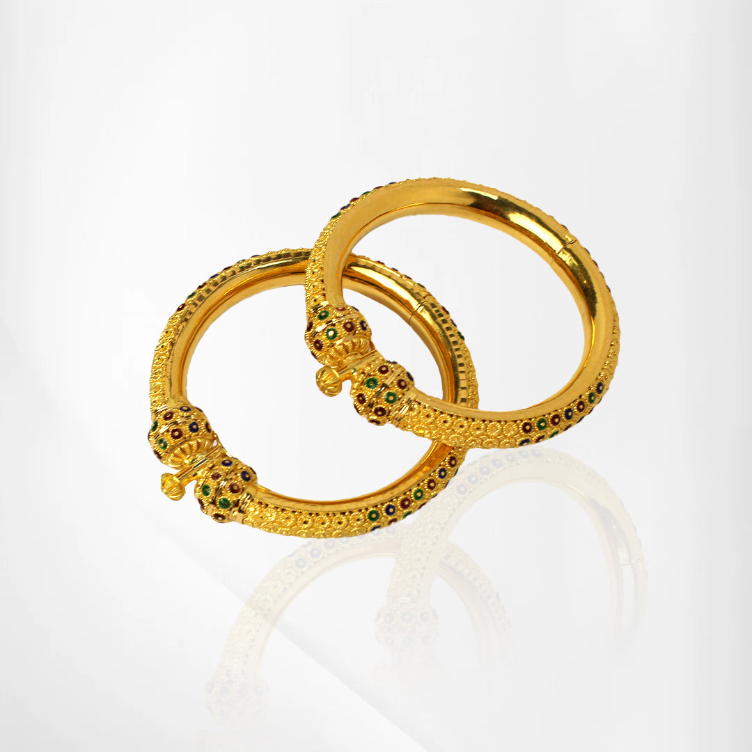 Classic Charm Gold Pipe Bangle