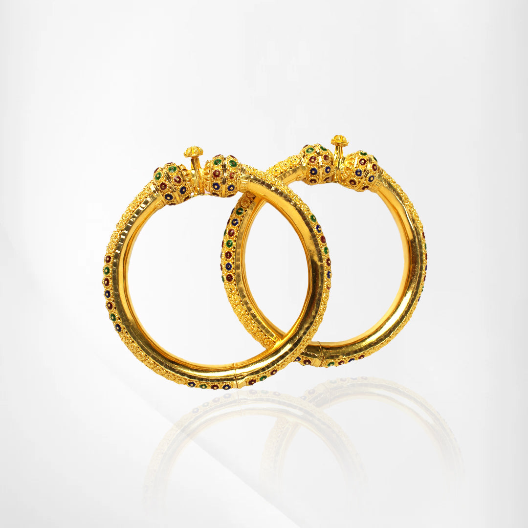 Classic Charm Gold Pipe Bangle