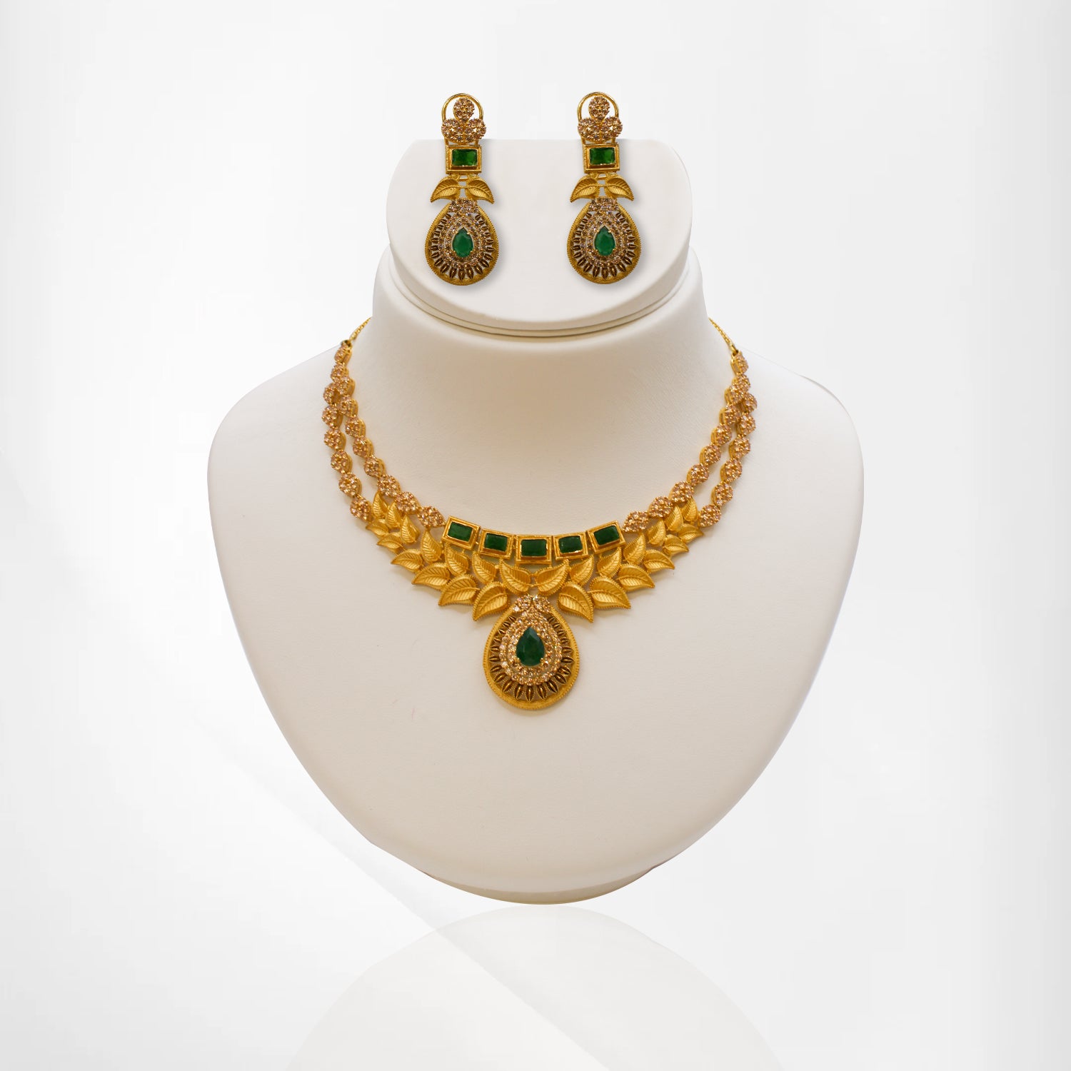 Antique Emerald Leaf-Style Jewelry Set with Matching Earrings