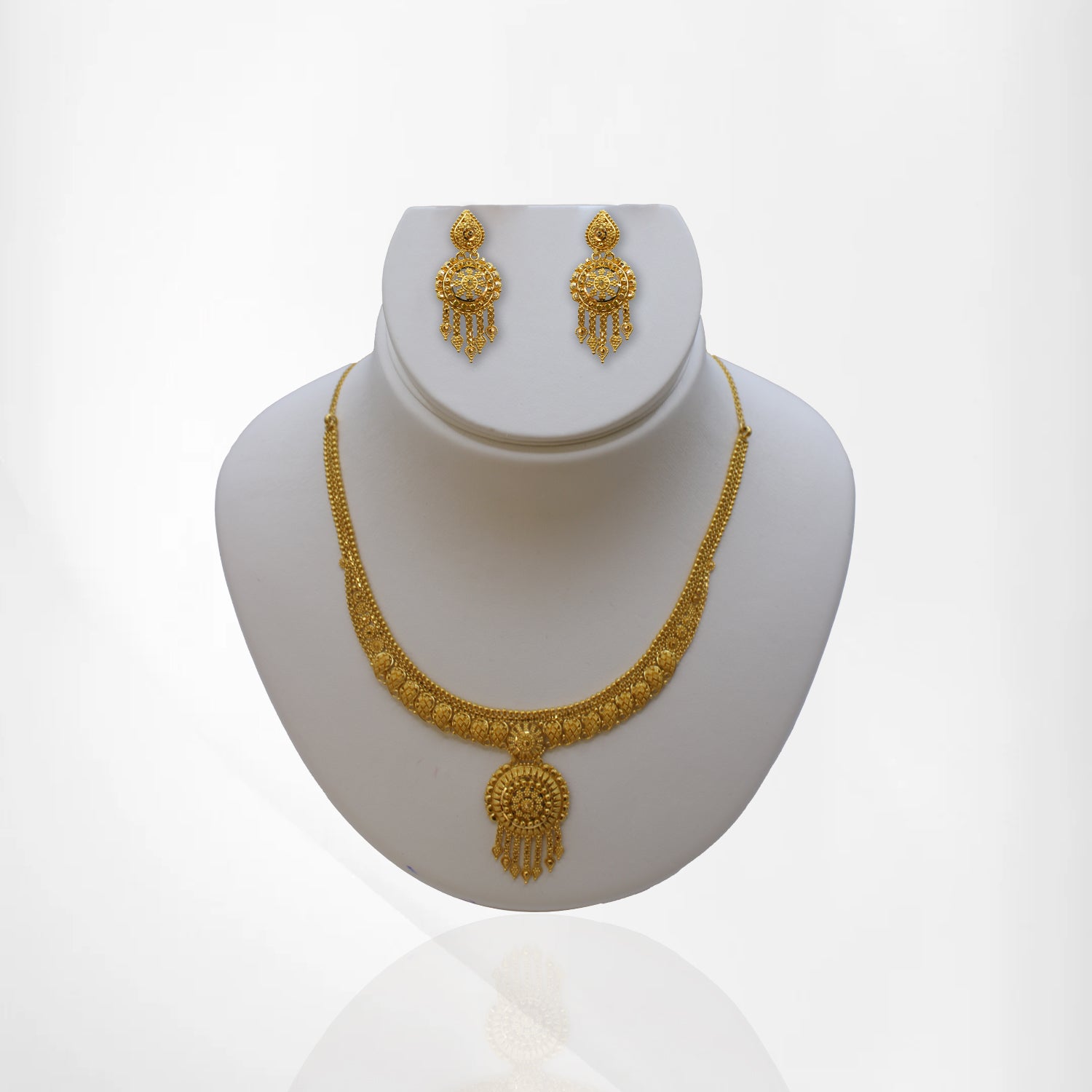 Elegant Yellow Gold Short Set with Matching Earrings